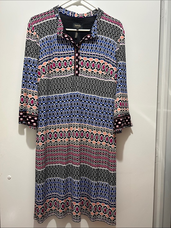 Laundry By Shelli Segal Dresses & Skirts - Laundry By Shelli Segal Blue, Pink & Black Geometric Shift Dress